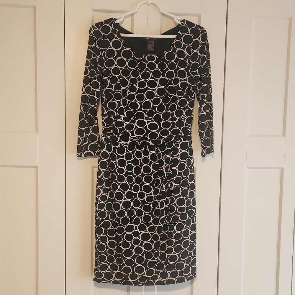 Ann Taylor Black and White Geometric Long Sleeve Dress